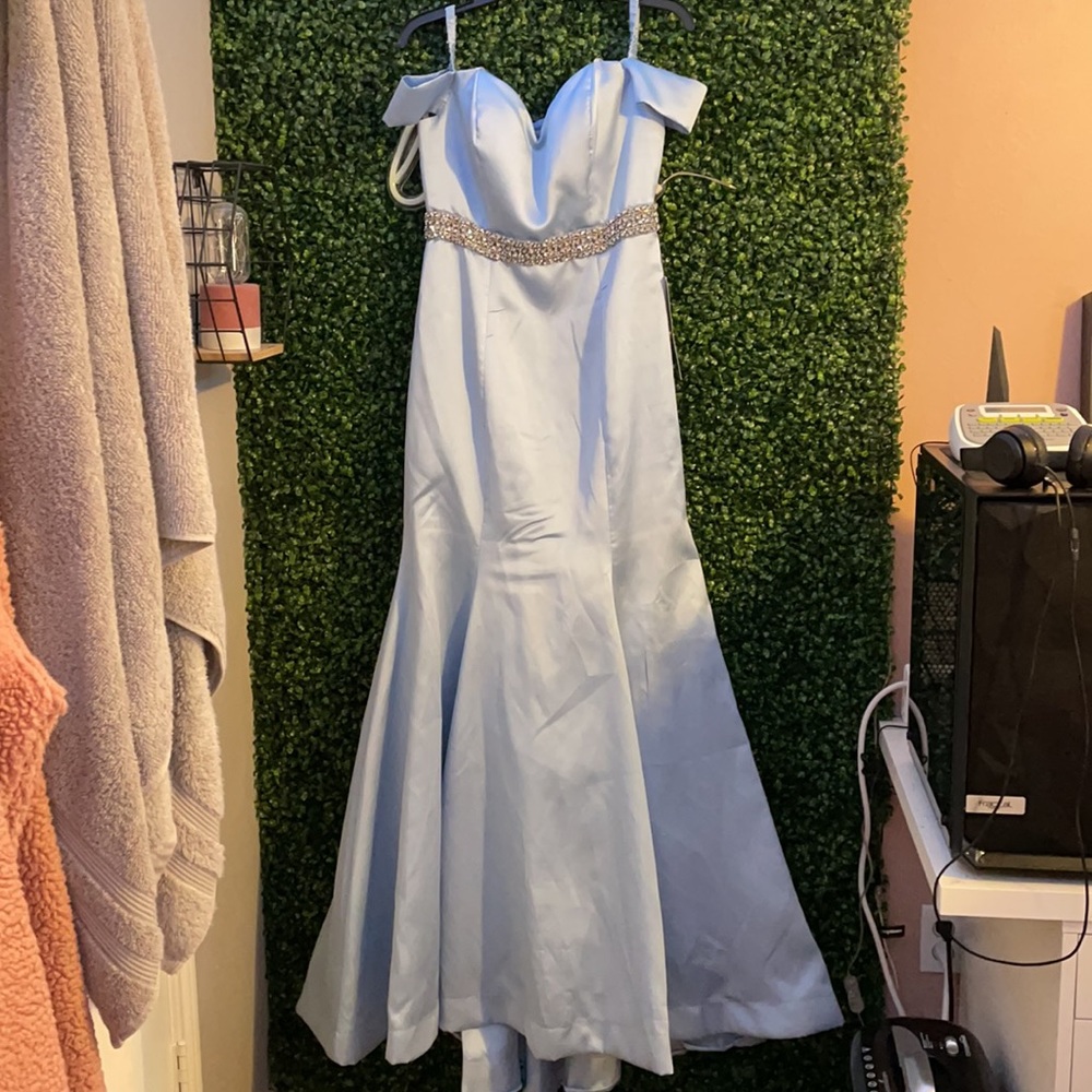 Light blue mermaid prom dress!! - Picture 3 of 7